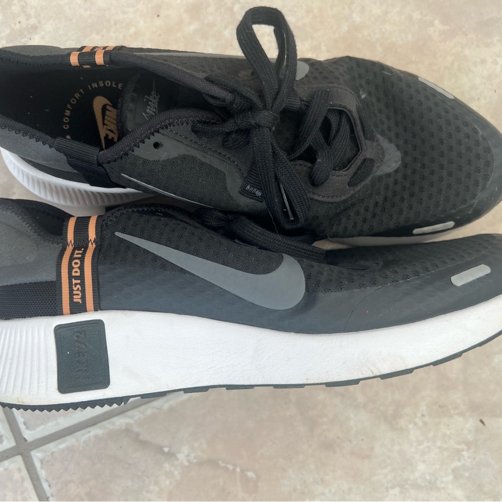 Nike Women’s Black and Gray Sneakers